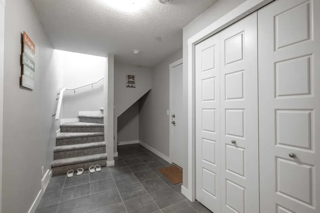 156 Livingston Common NE Calgary AB T3P 1K1