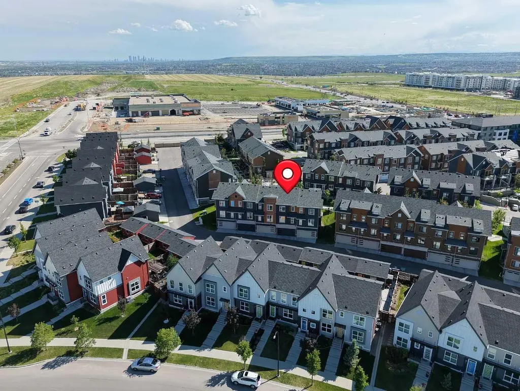 156 Livingston Common NE Calgary AB T3P 1K1