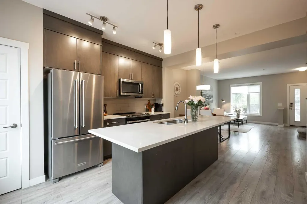 156 Livingston Common NE Calgary AB T3P 1K1