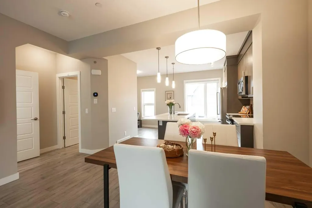 156 Livingston Common NE Calgary AB T3P 1K1