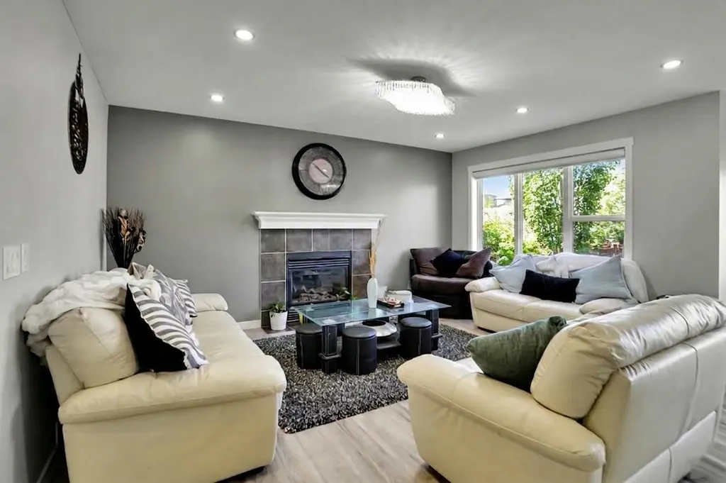 91 Copperstone Gate SE Calgary AB T2Z 4S2