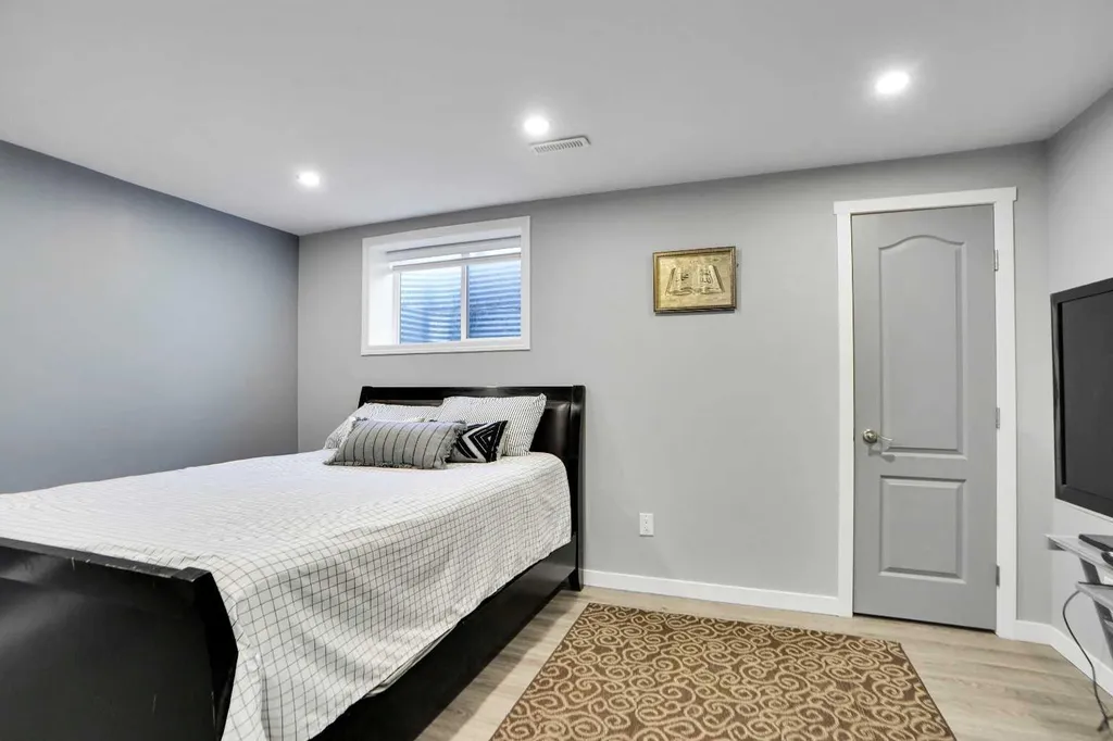 91 Copperstone Gate SE Calgary AB T2Z 4S2