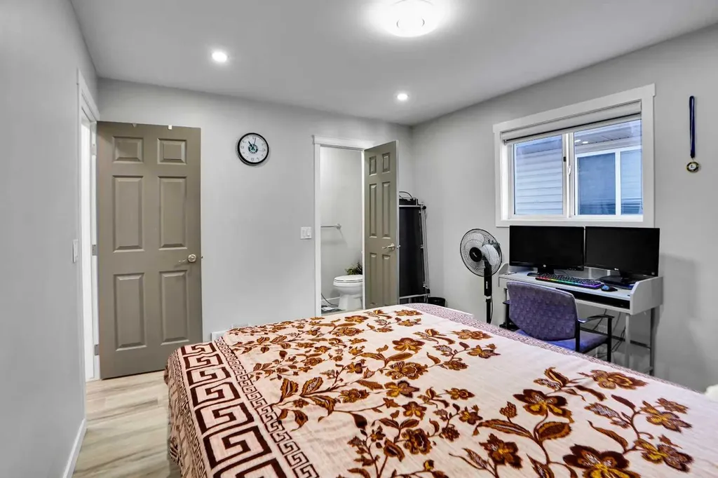 91 Copperstone Gate SE Calgary AB T2Z 4S2