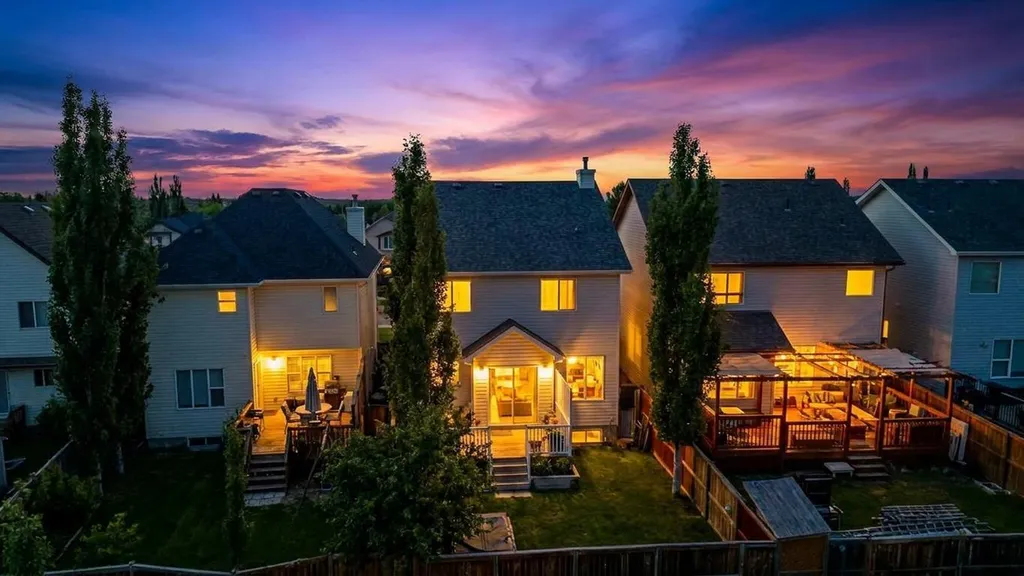 91 Copperstone Gate SE Calgary AB T2Z 4S2