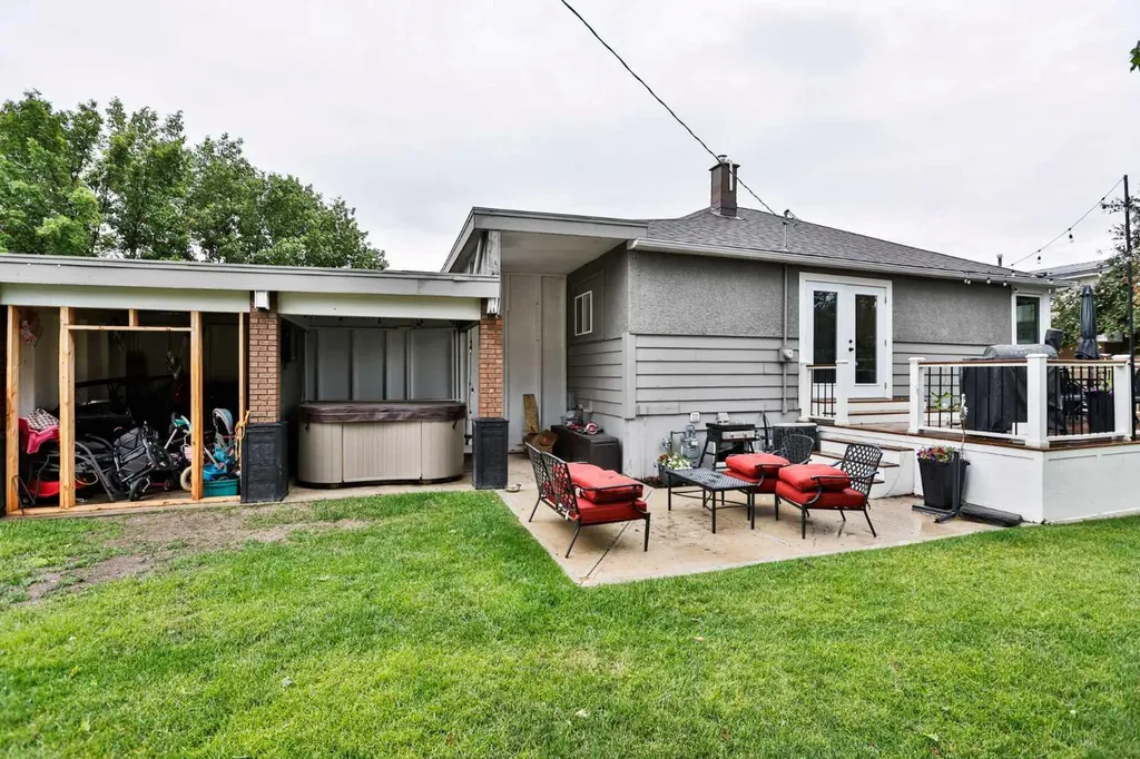 89 E 200 N Raymond AB T0K 2S0