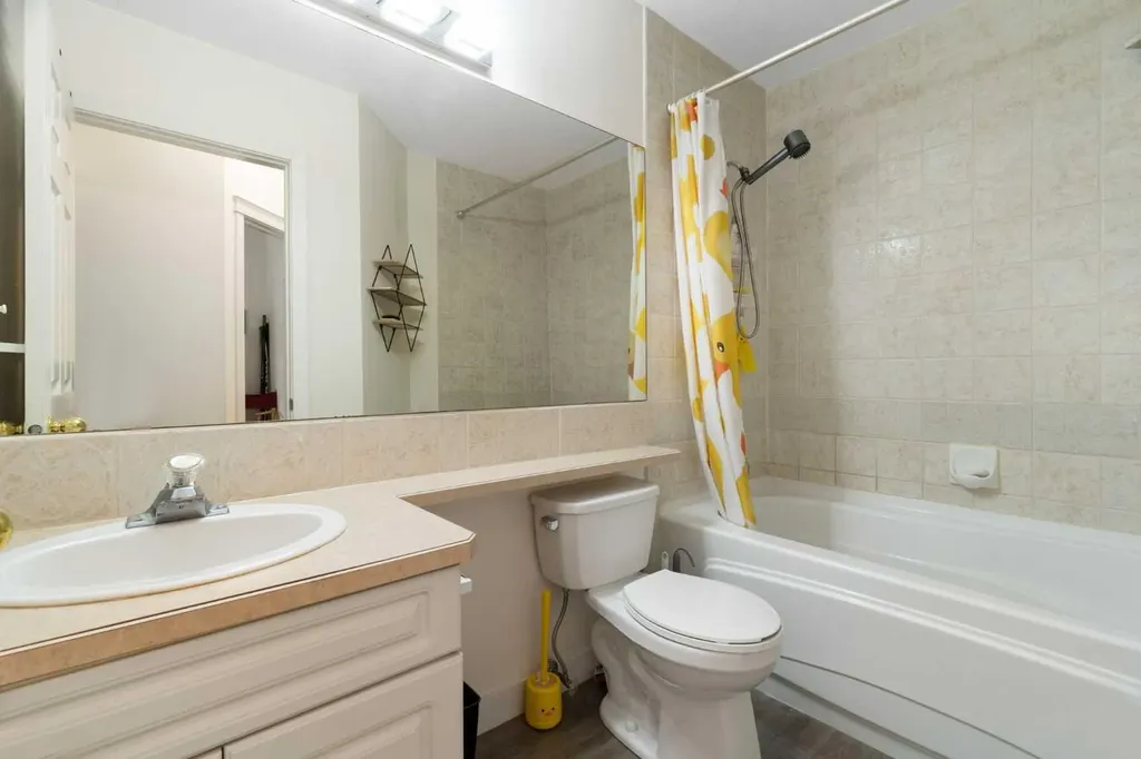 2422 Erlton Street SW Calgary AB T2S 3B6