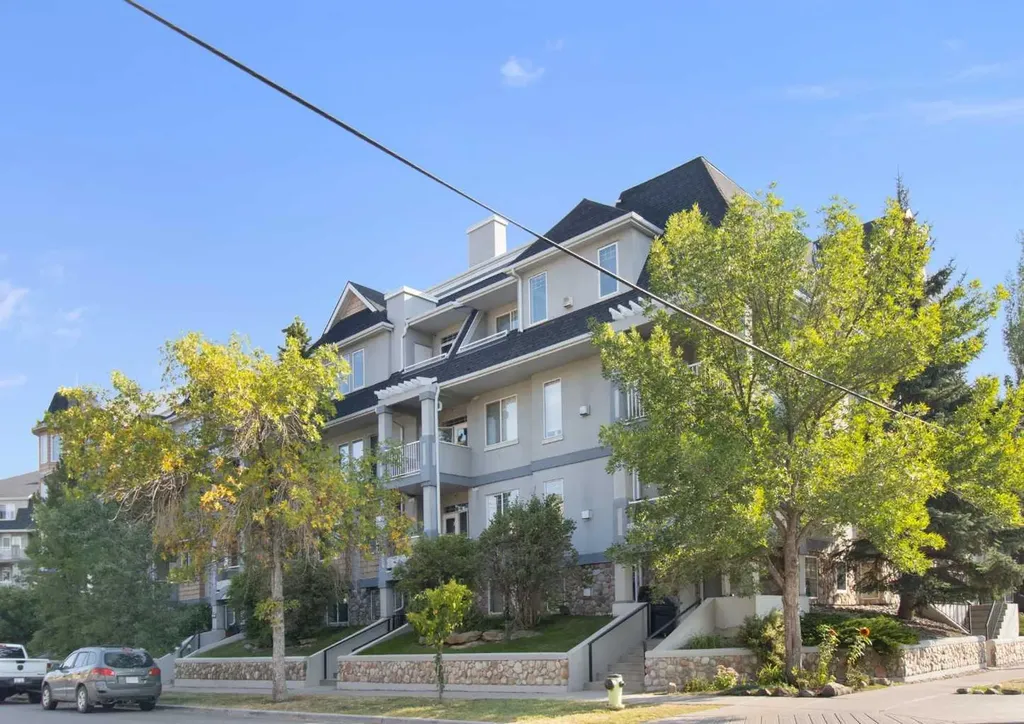 2422 Erlton Street SW Calgary AB T2S 3B6