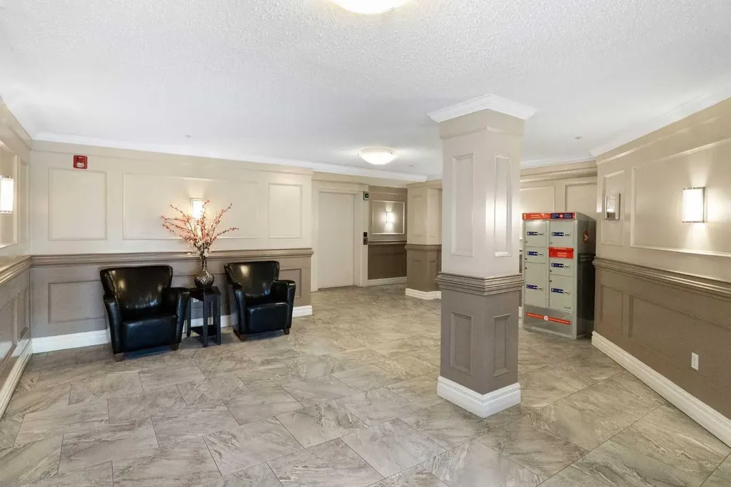 2422 Erlton Street SW Calgary AB T2S 3B6