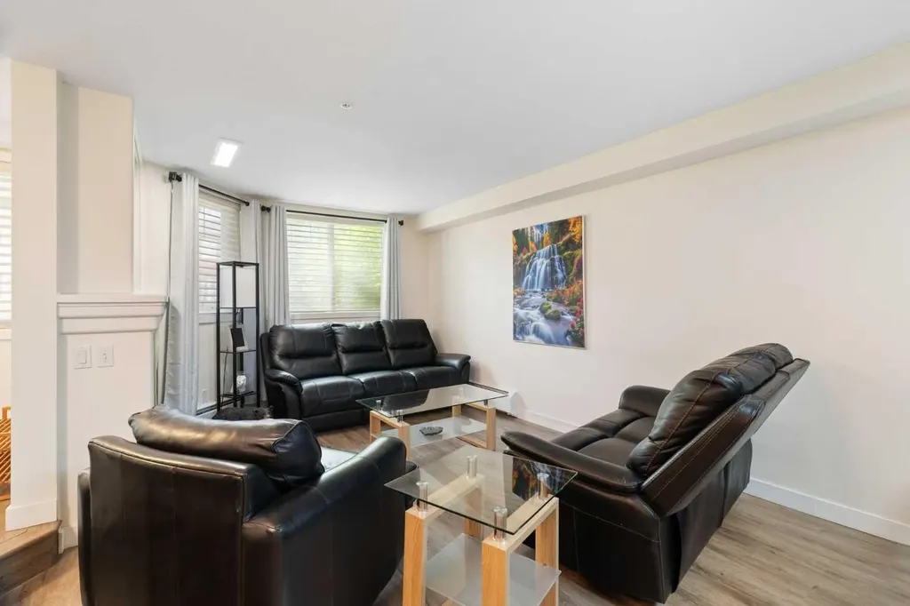 2422 Erlton Street SW Calgary AB T2S 3B6