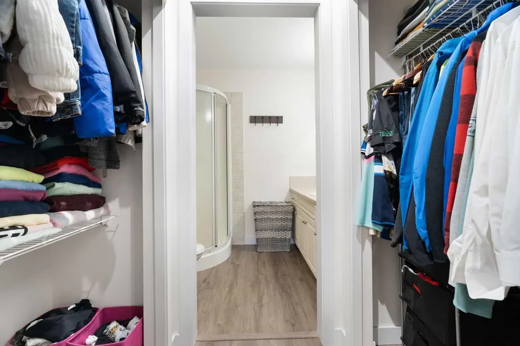 2422 Erlton Street SW Calgary AB T2S 3B6