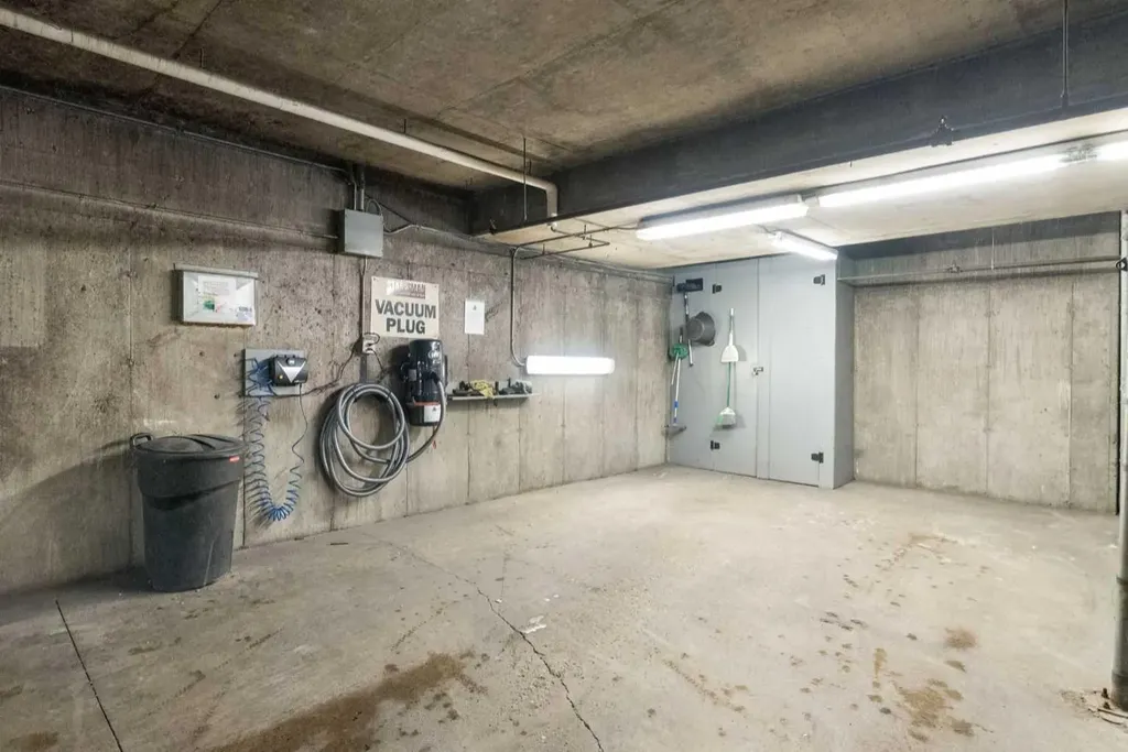 2422 Erlton Street SW Calgary AB T2S 3B6