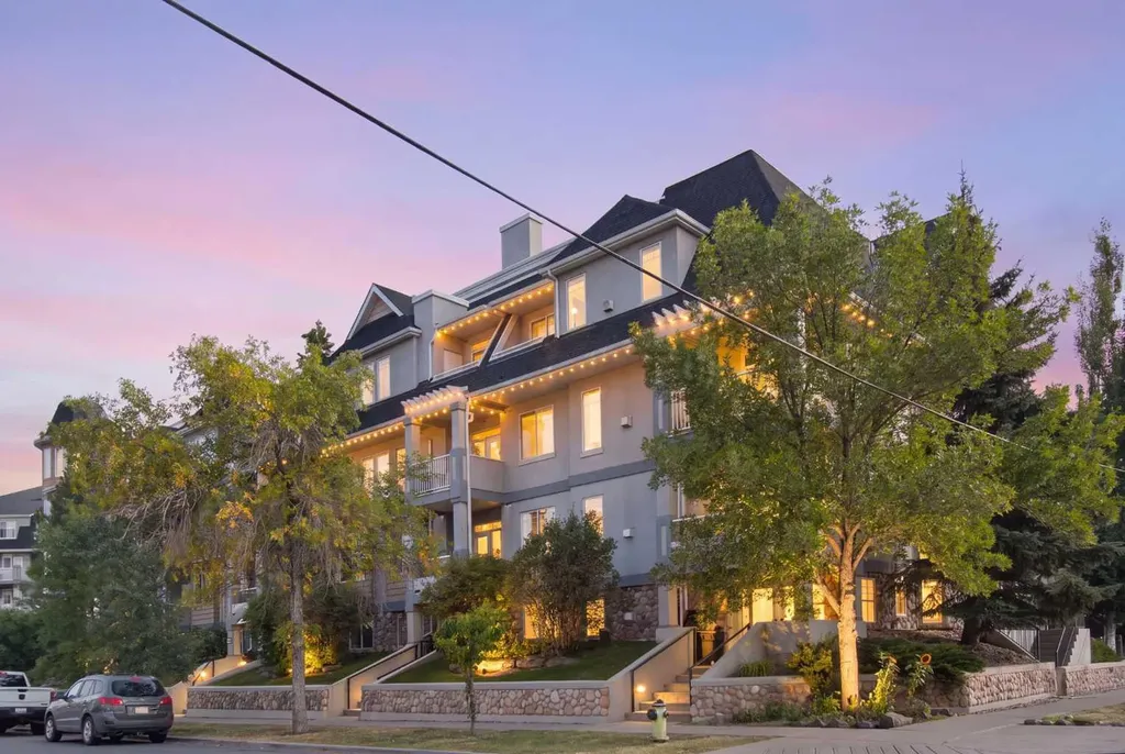 2422 Erlton Street SW Calgary AB T2S 3B6
