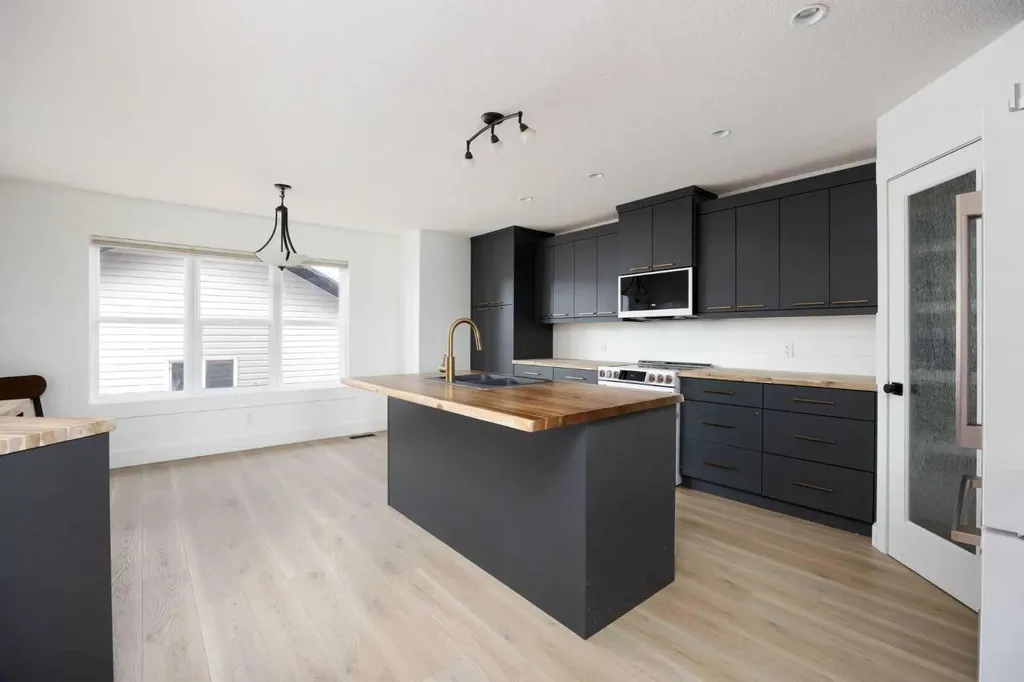 189 Walnut Crescent Fort Mcmurray AB T9K 0N4