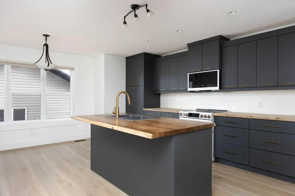 189 Walnut Crescent Fort Mcmurray AB T9K 0N4