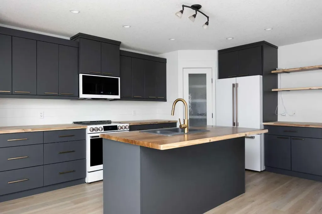 189 Walnut Crescent Fort Mcmurray AB T9K 0N4