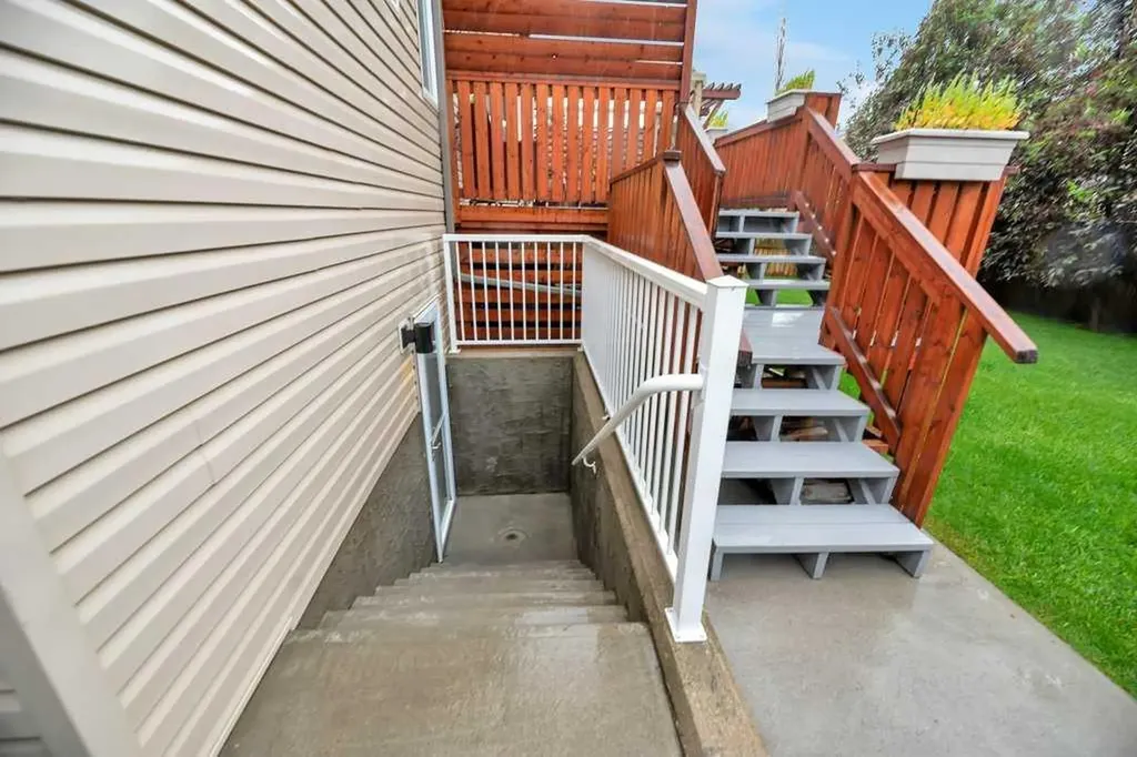 133 Oakmere Point Chestermere AB T1X 1M8