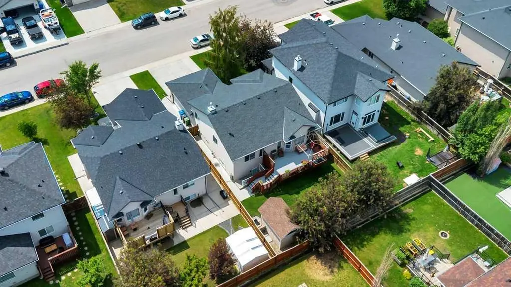 133 Oakmere Point Chestermere AB T1X 1M8