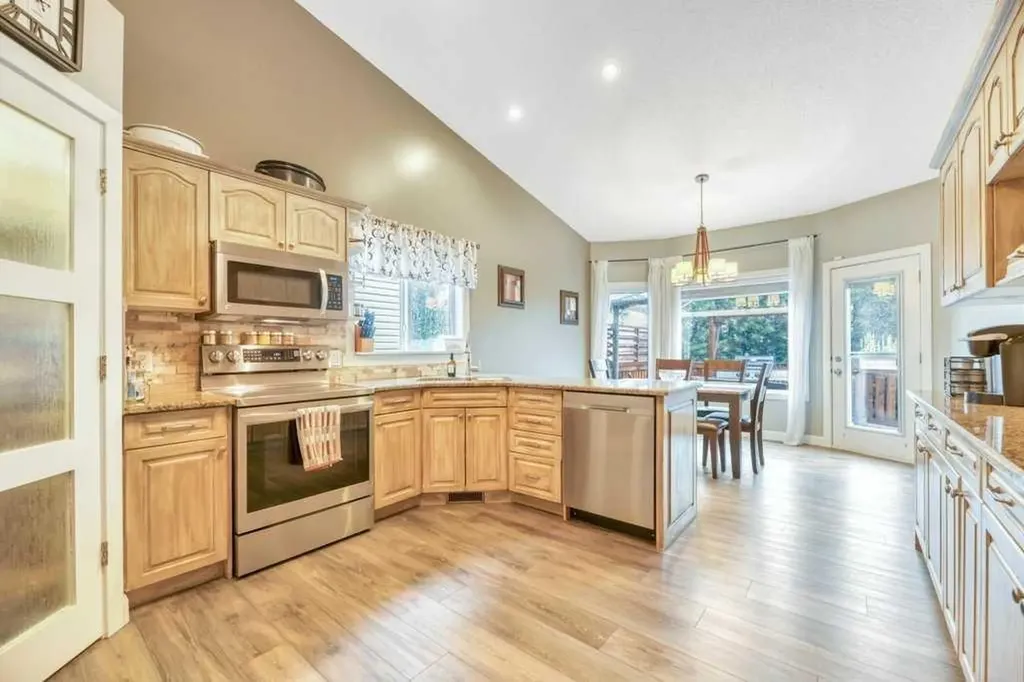 133 Oakmere Point Chestermere AB T1X 1M8