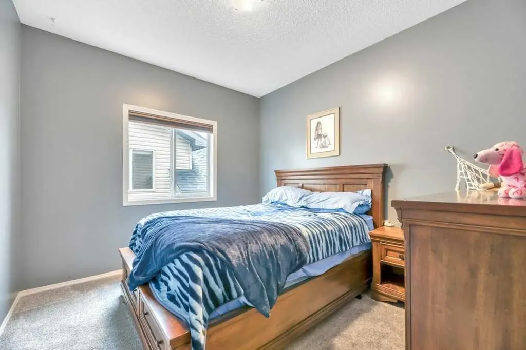 133 Oakmere Point Chestermere AB T1X 1M8