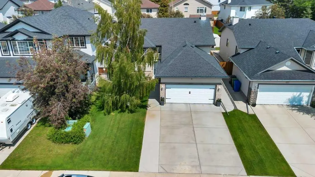 133 Oakmere Point Chestermere AB T1X 1M8