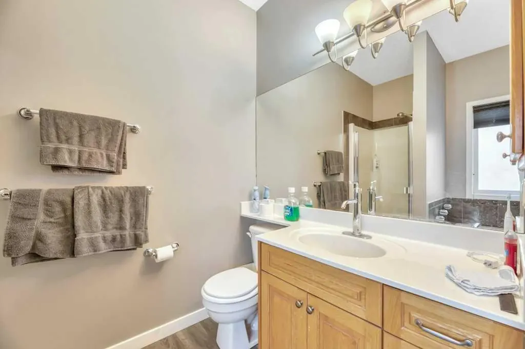133 Oakmere Point Chestermere AB T1X 1M8