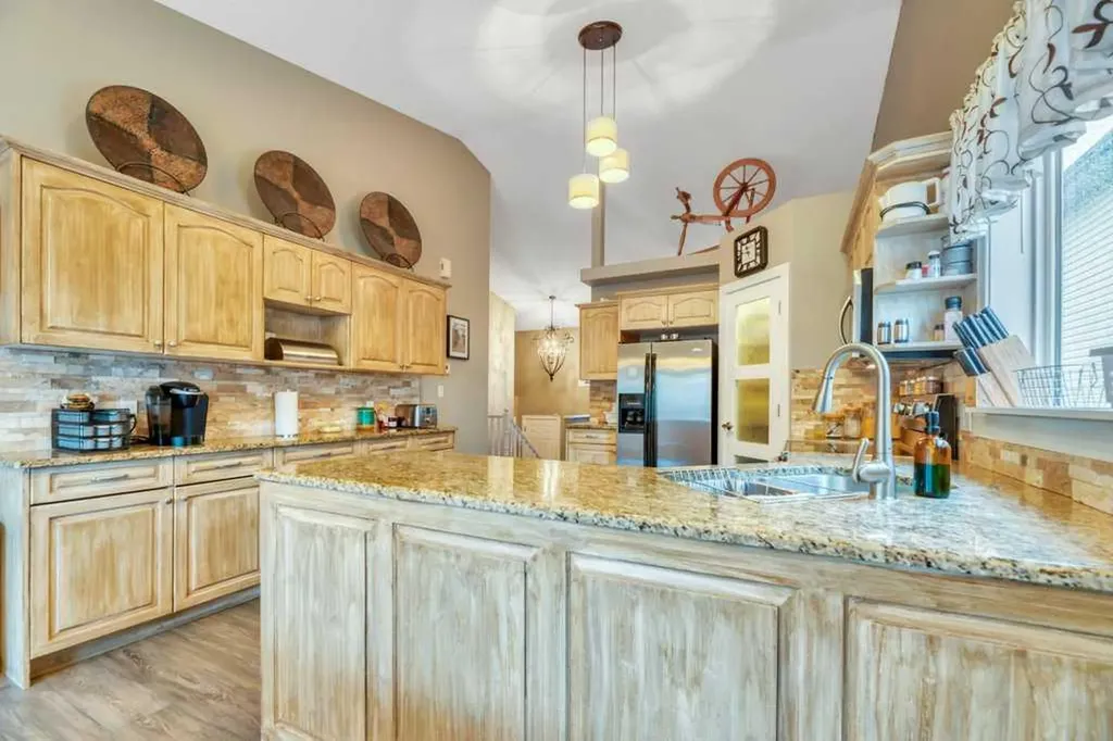 133 Oakmere Point Chestermere AB T1X 1M8