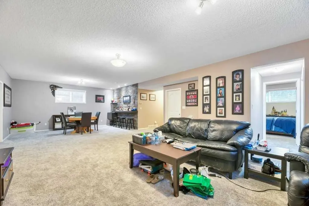 133 Oakmere Point Chestermere AB T1X 1M8