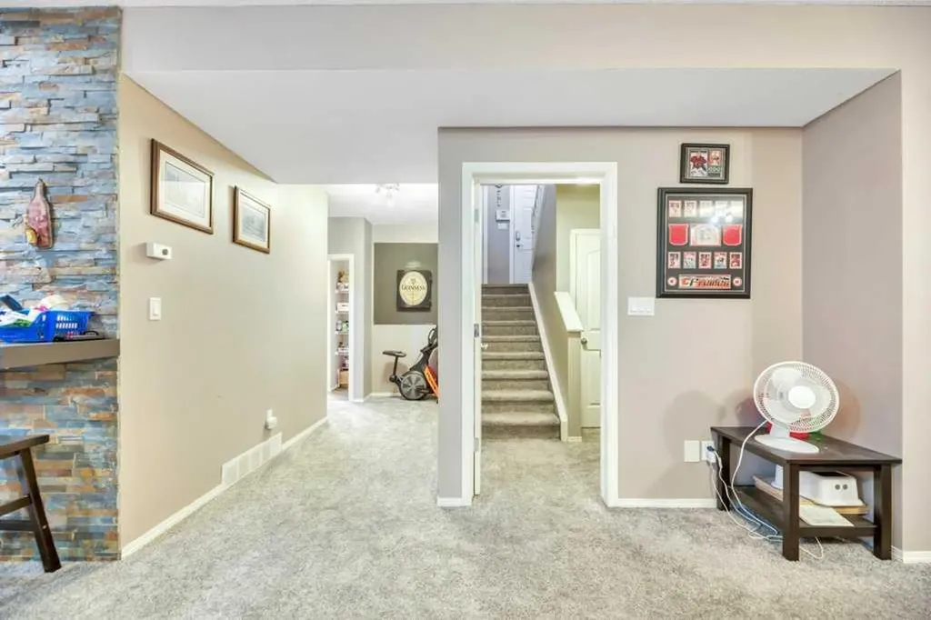 133 Oakmere Point Chestermere AB T1X 1M8