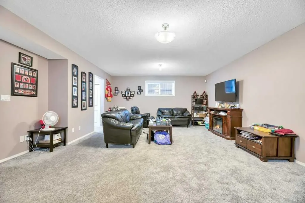 133 Oakmere Point Chestermere AB T1X 1M8
