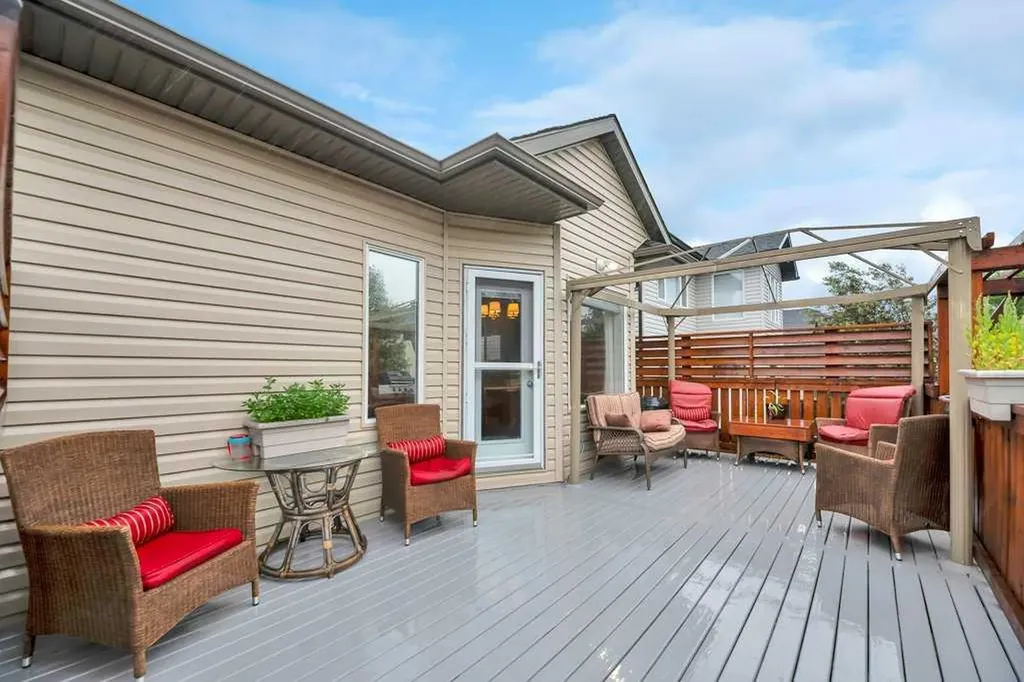 133 Oakmere Point Chestermere AB T1X 1M8