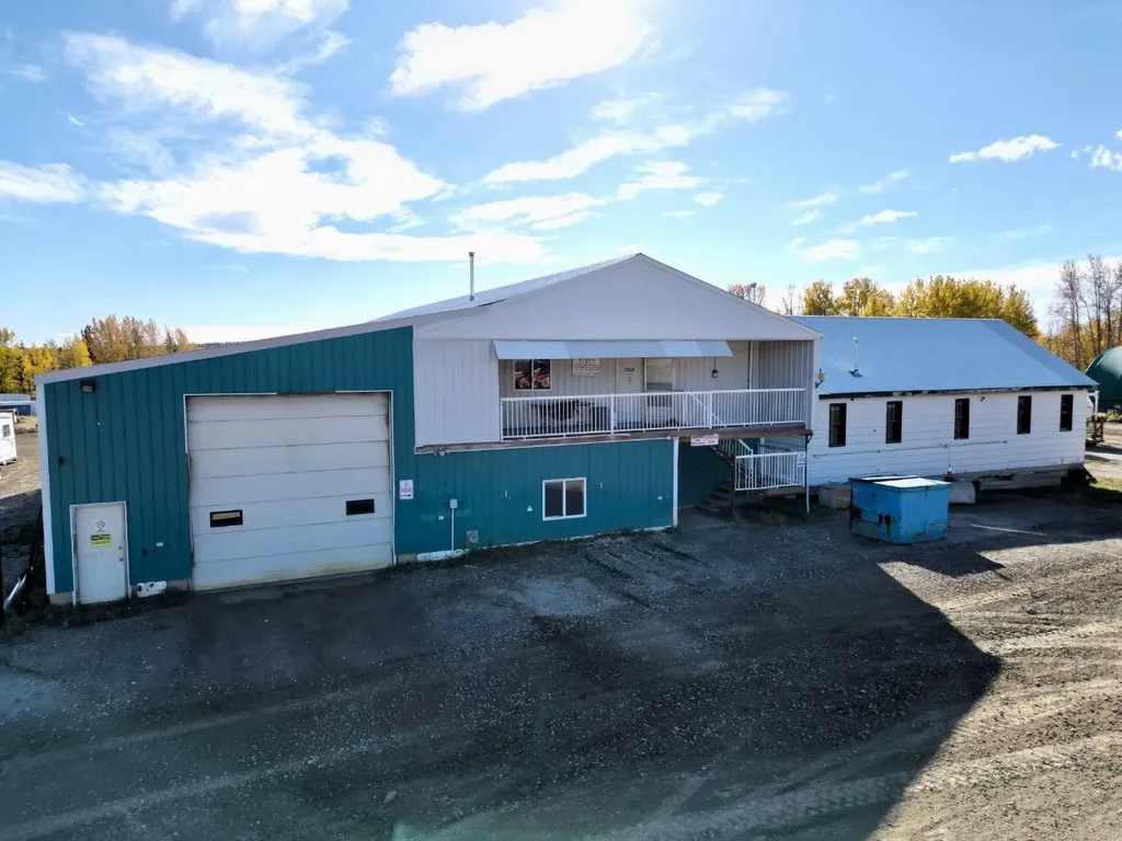 7086 1a Avenue Edson AB T7E 1V4