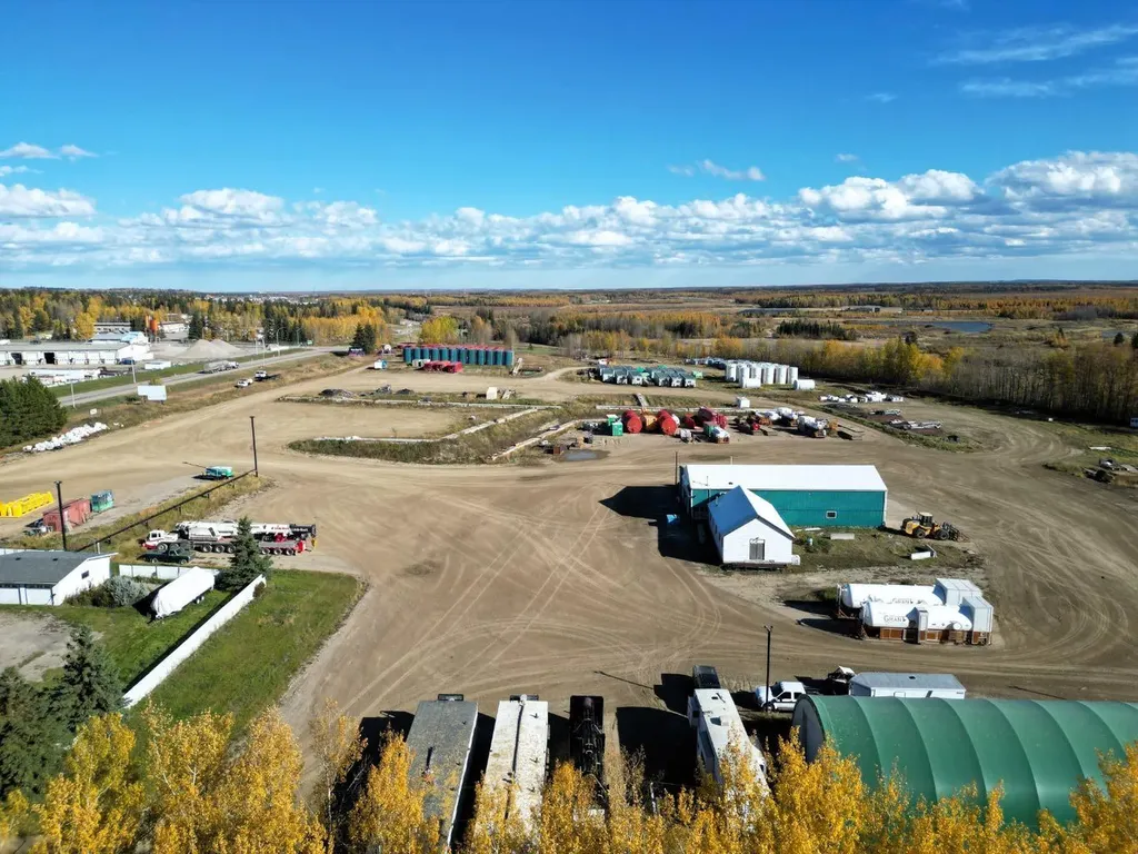 7086 1a Avenue Edson AB T7E 1V4