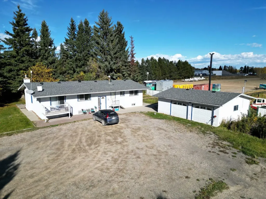 7086 1a Avenue Edson AB T7E 1V4