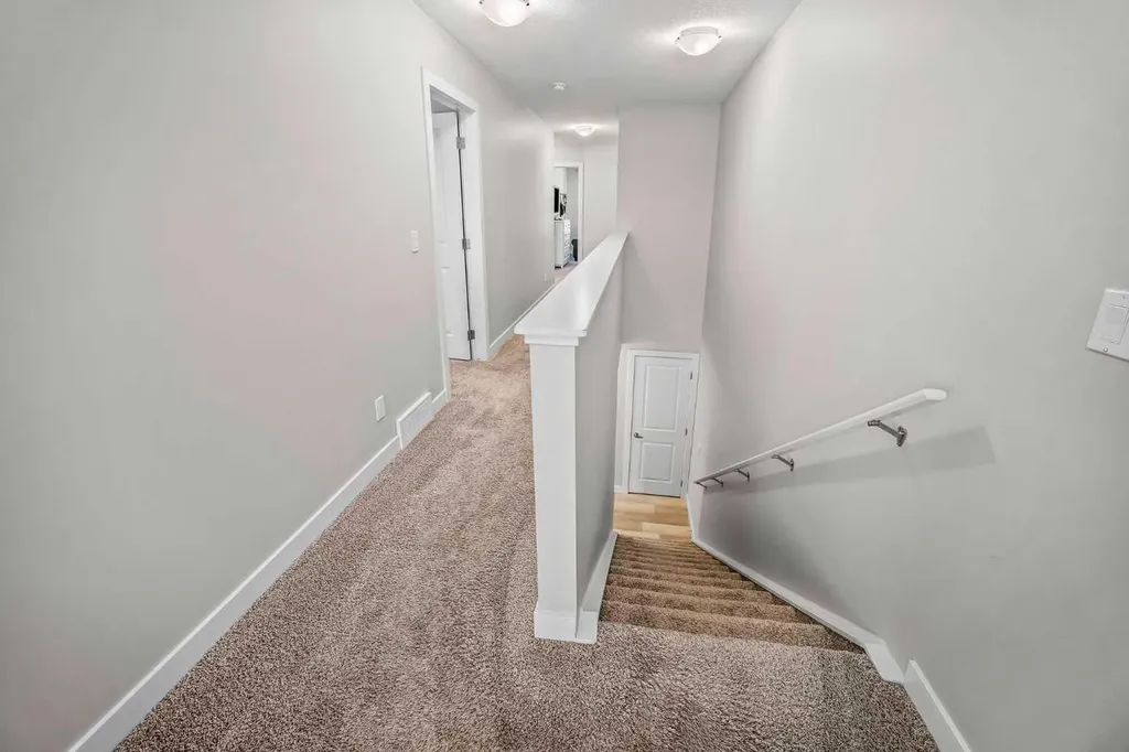 210 Crestbrook Common SW Calgary AB T3B6L1