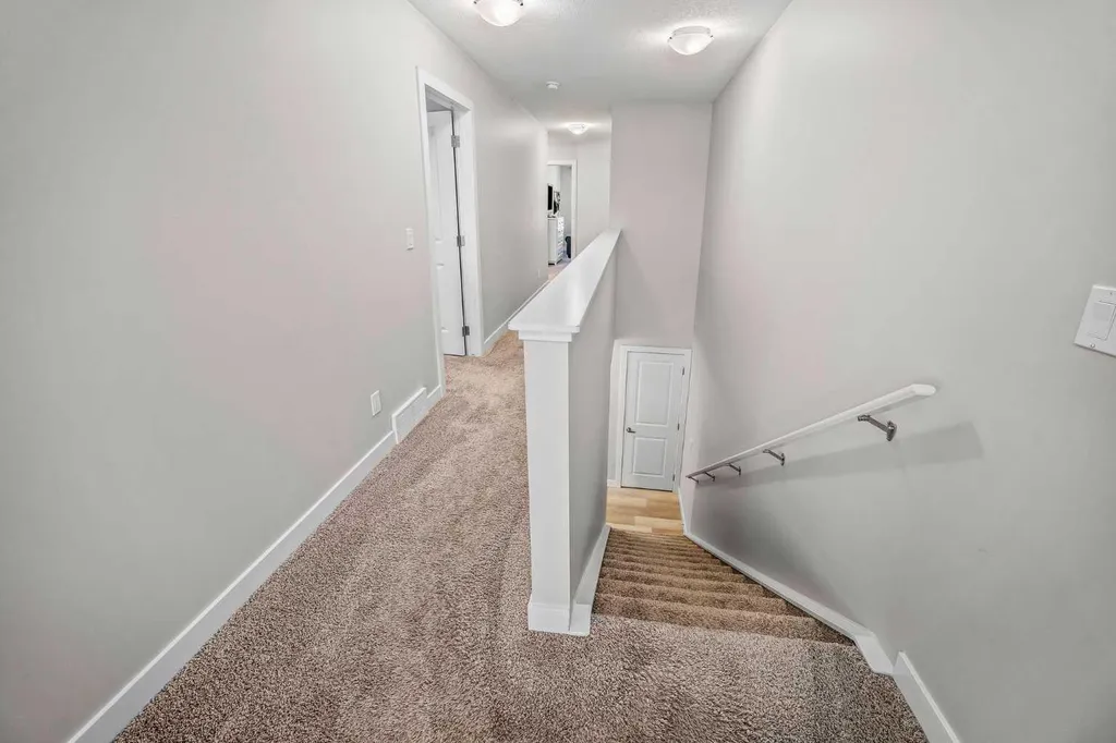 210 Crestbrook Common SW Calgary AB T3B6L1