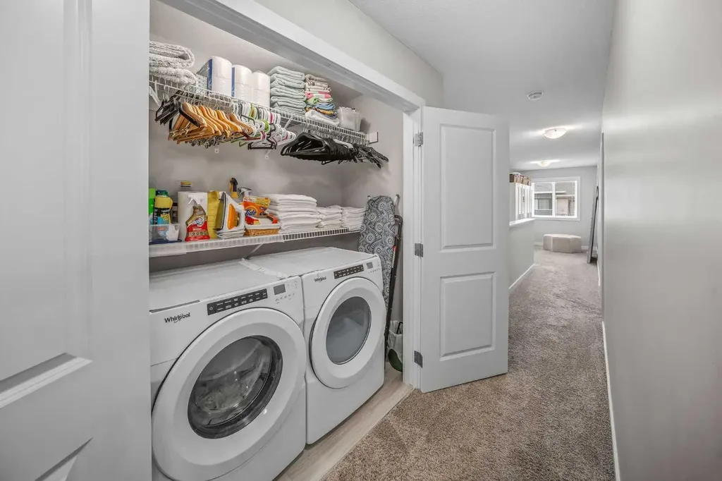 210 Crestbrook Common SW Calgary AB T3B6L1