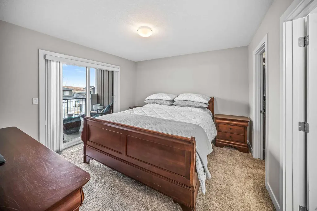 210 Crestbrook Common SW Calgary AB T3B6L1