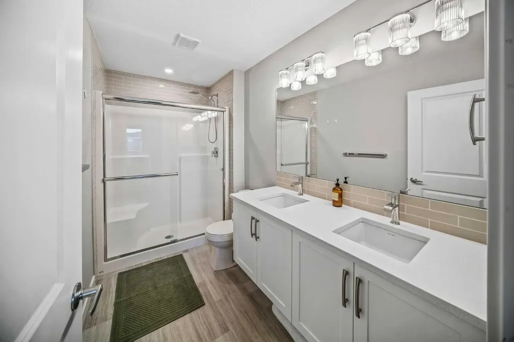210 Crestbrook Common SW Calgary AB T3B6L1
