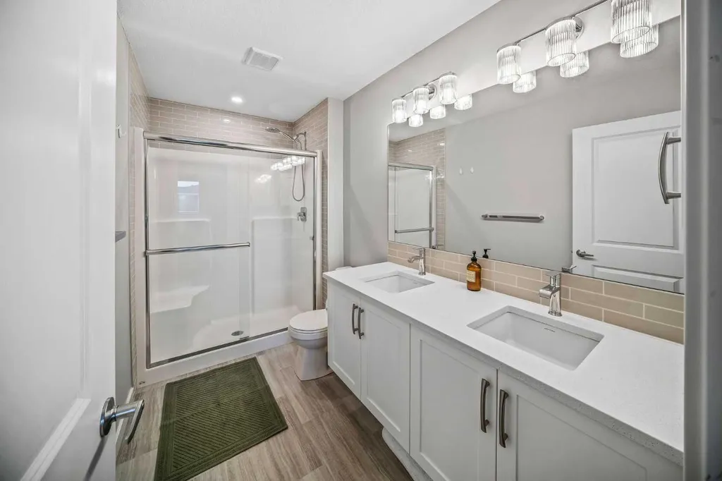 210 Crestbrook Common SW Calgary AB T3B6L1