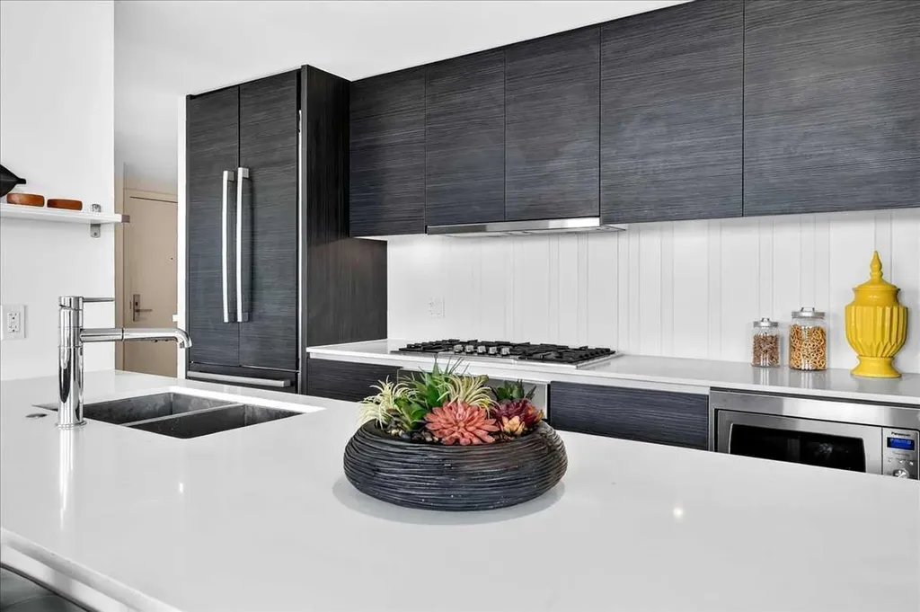 1501 6 Street Calgary AB T2R 0Z7
