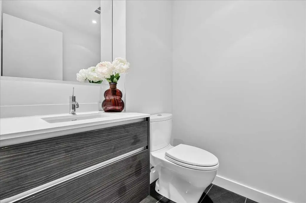 1501 6 Street Calgary AB T2R 0Z7