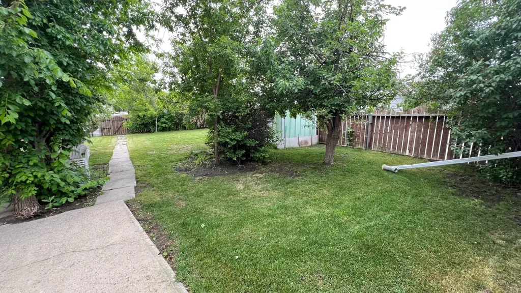 303 Nill Place Hanna AB T0J 1P0