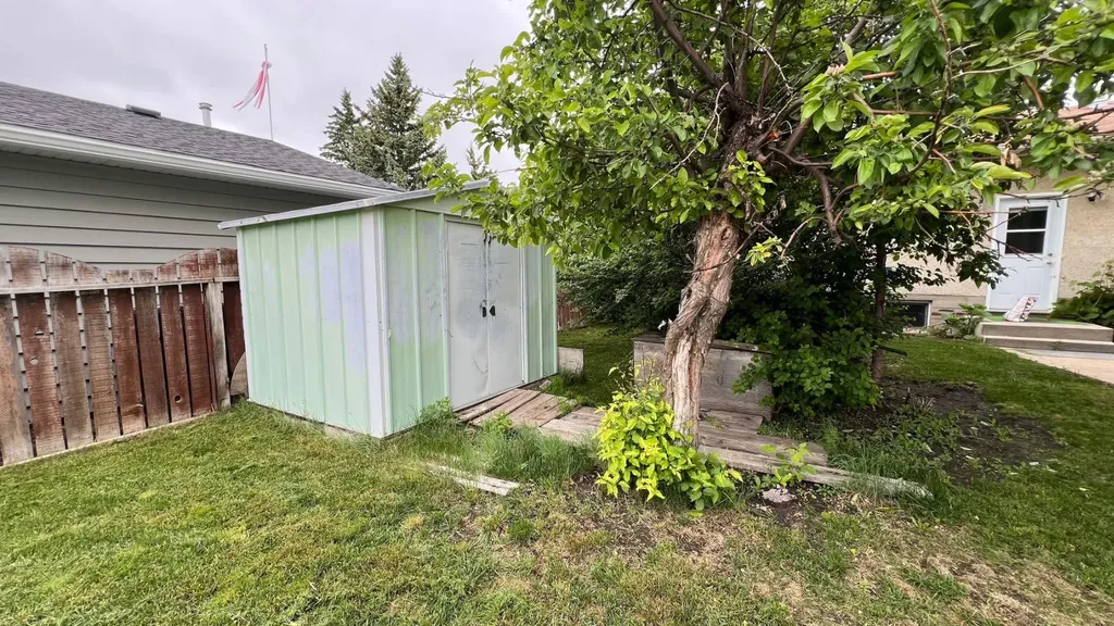 303 Nill Place Hanna AB T0J 1P0