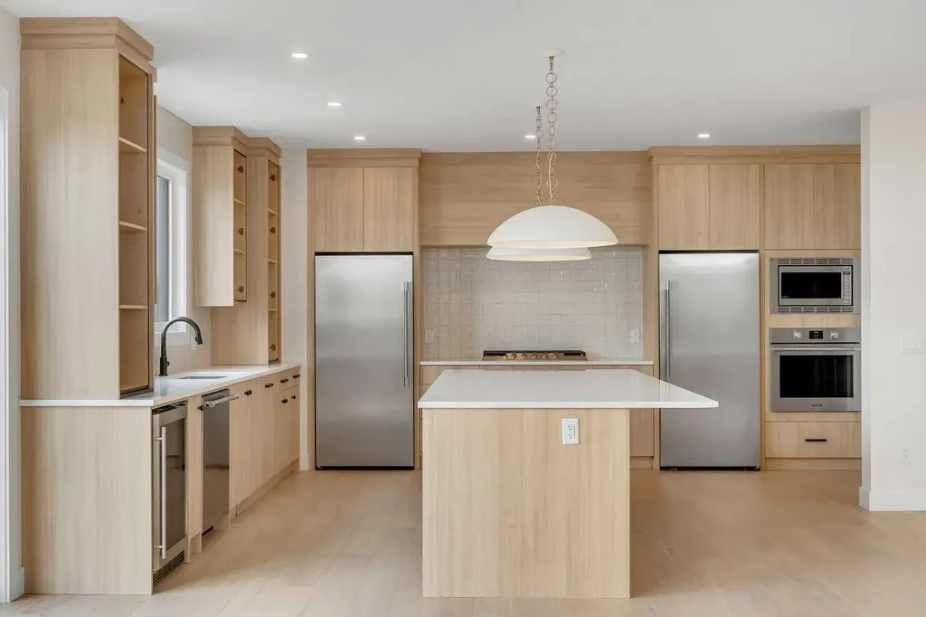 99 South Shore Road Chestermere AB T1X 3G2