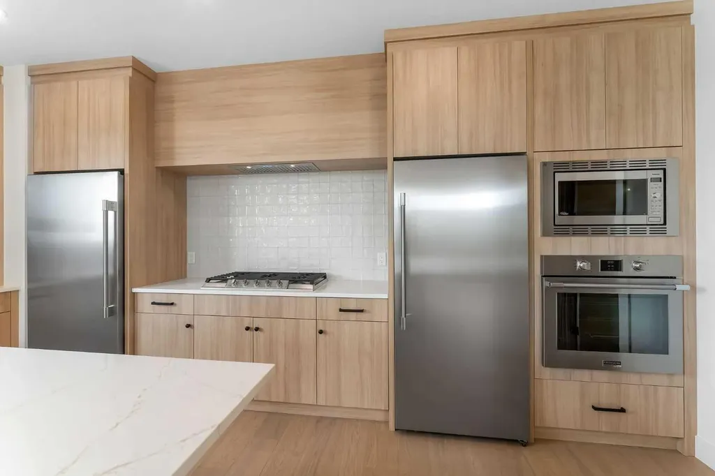 99 South Shore Road Chestermere AB T1X 3G2