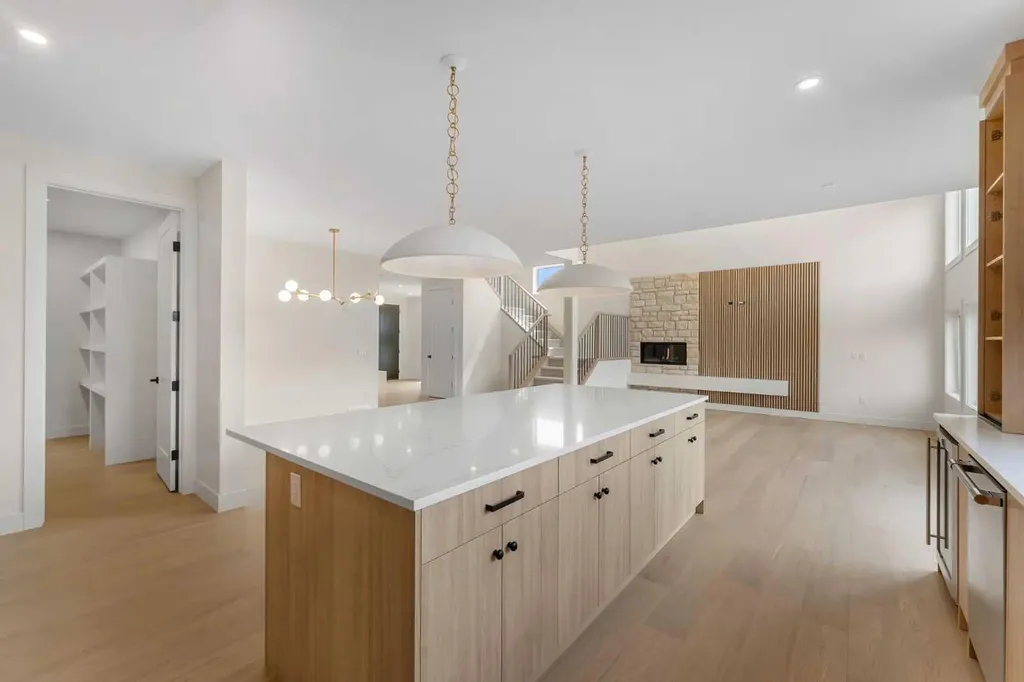 99 South Shore Road Chestermere AB T1X 3G2