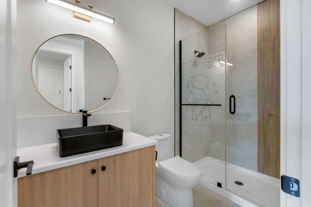 99 South Shore Road Chestermere AB T1X 3G2