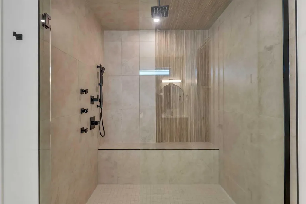 99 South Shore Road Chestermere AB T1X 3G2
