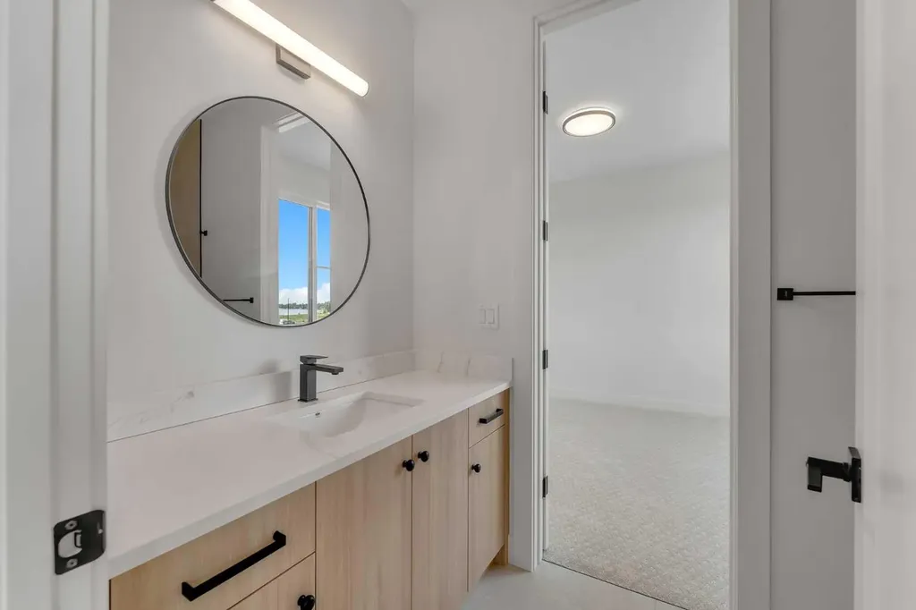 99 South Shore Road Chestermere AB T1X 3G2