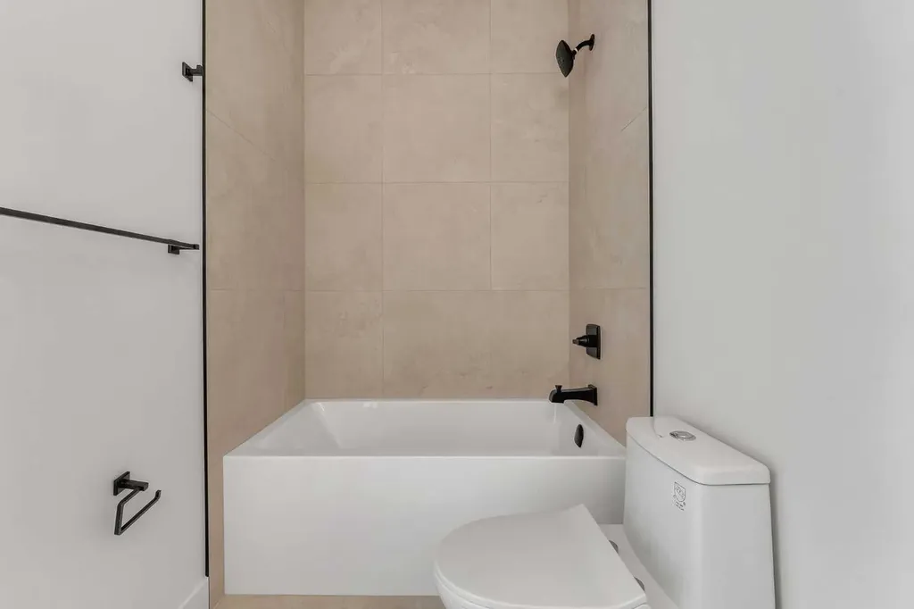 99 South Shore Road Chestermere AB T1X 3G2